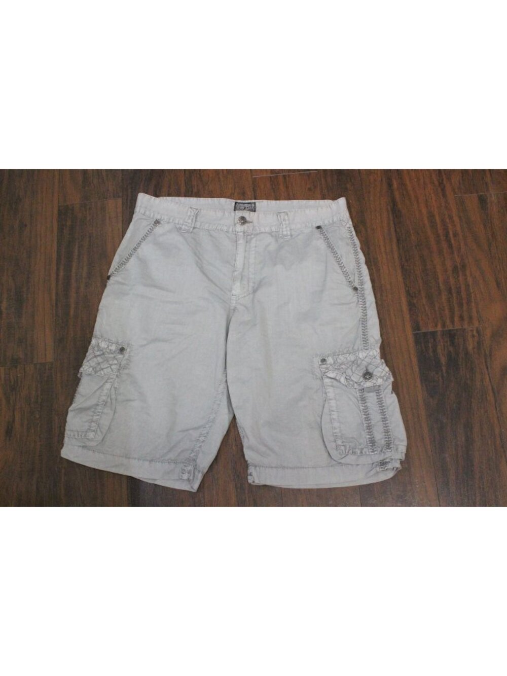 Affliction Mens Cargo Shorts Size 36 Gray With Embroidered Details & Multiple Po
